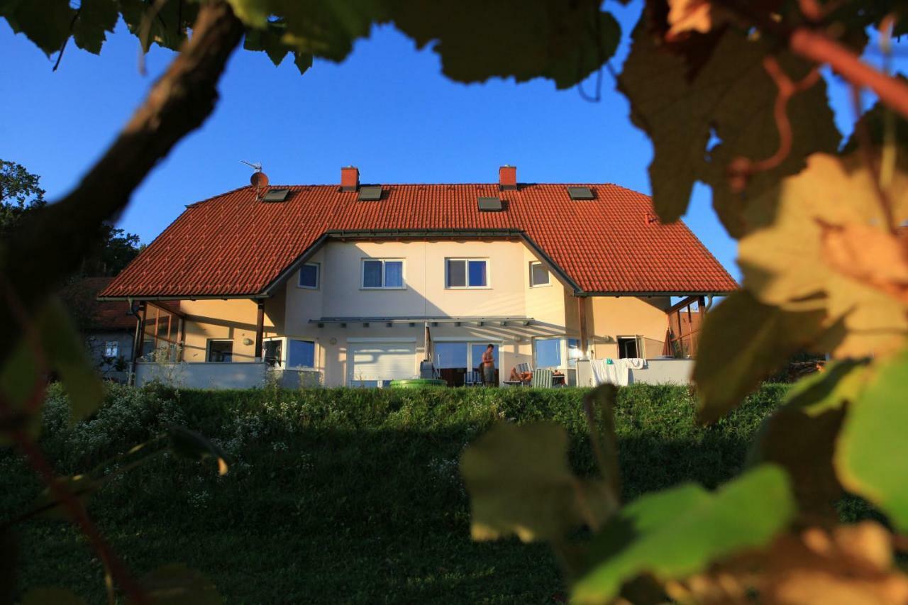 Ferienhaus Am Schlosshang Hohenbrugg an der Raab Exteriör bild